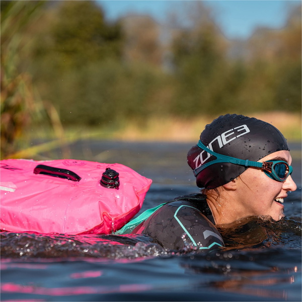2026 Zone3 Recycled 28L Safety Buoy / Dry Bag SA23RSBDB11 - (genbrugt) Hi Vis Pink